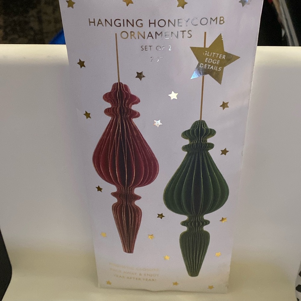 HANGING HONEYCOMB
ORNAMENTS Set of 2, MAGNETIC CLOSURE GOLD GLITTER EDGES, NIP